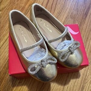 Nina Gold Kids Mary Jane Shoes with Bows